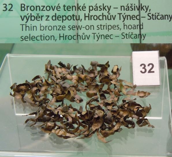 Bronzová puklička – nášivka (tutulus)