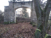 Stará brána a mostek
